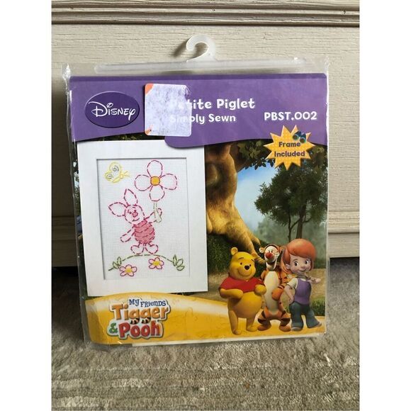 Disney Petite Piglet Simply Sewn Stitching - Picture 1 of 8